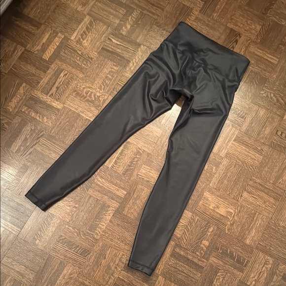 Lululemon Wunder Train High-Rise Tight Black size 6 - Matte Foil - Picture 4 of 7